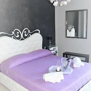 https://a-due-passi-dal-mare-taormina.sicilyhotelsitaly.net